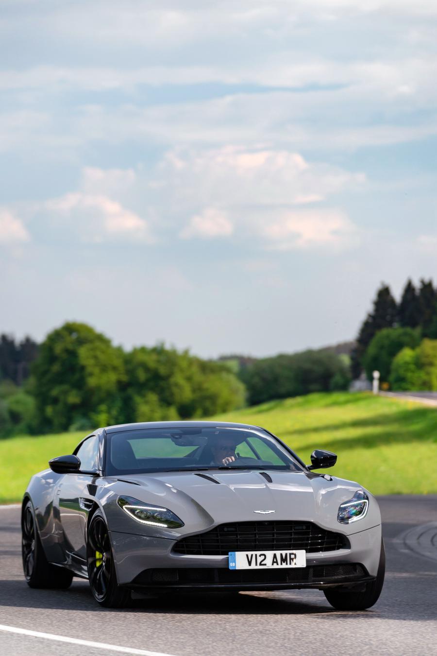 Aston Martin DB11 AMR 2018 года  (WW) (фото 38 из 43)
